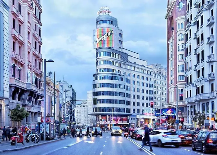 Rooms In Madrid Downtown